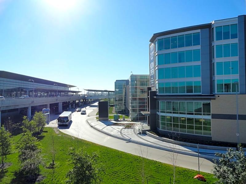 The Grand Winnipeg Airport Hotel By Lakeview Exteriör bild