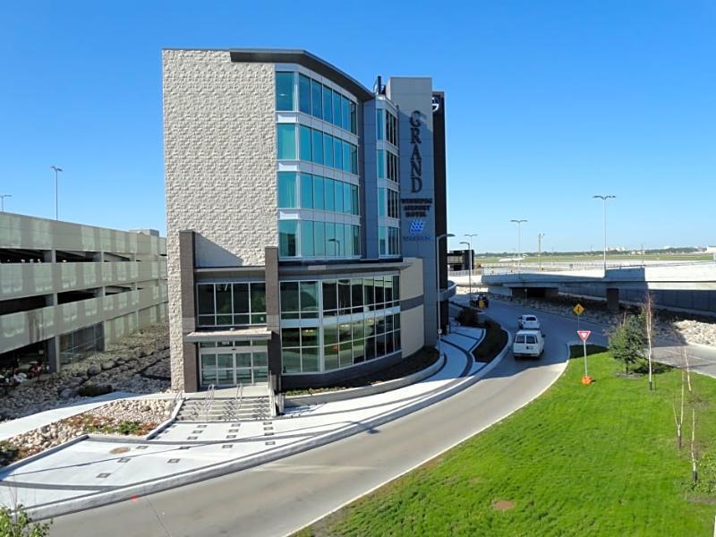 The Grand Winnipeg Airport Hotel By Lakeview Exteriör bild